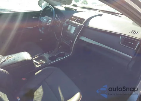 2015 Toyota Camry Se z USA, uszkodzony, nr VIN 4T1BF1FK4FU922838